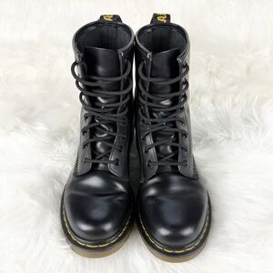 Dr. Martens 1460 Women's Smooth Leather Lace-up Boots Size 8